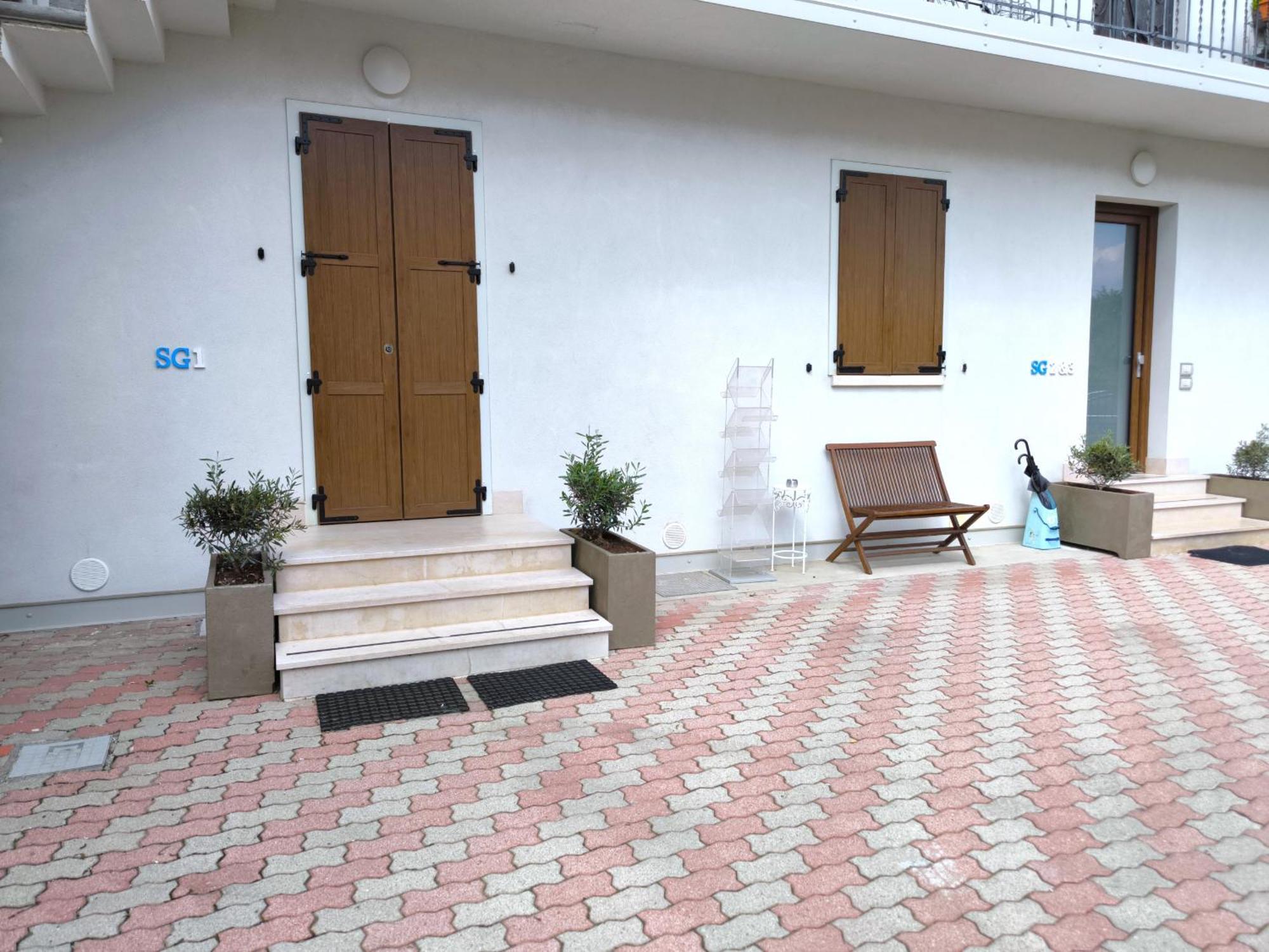 Casa Laura Hotel Peschiera del Garda Bagian luar foto