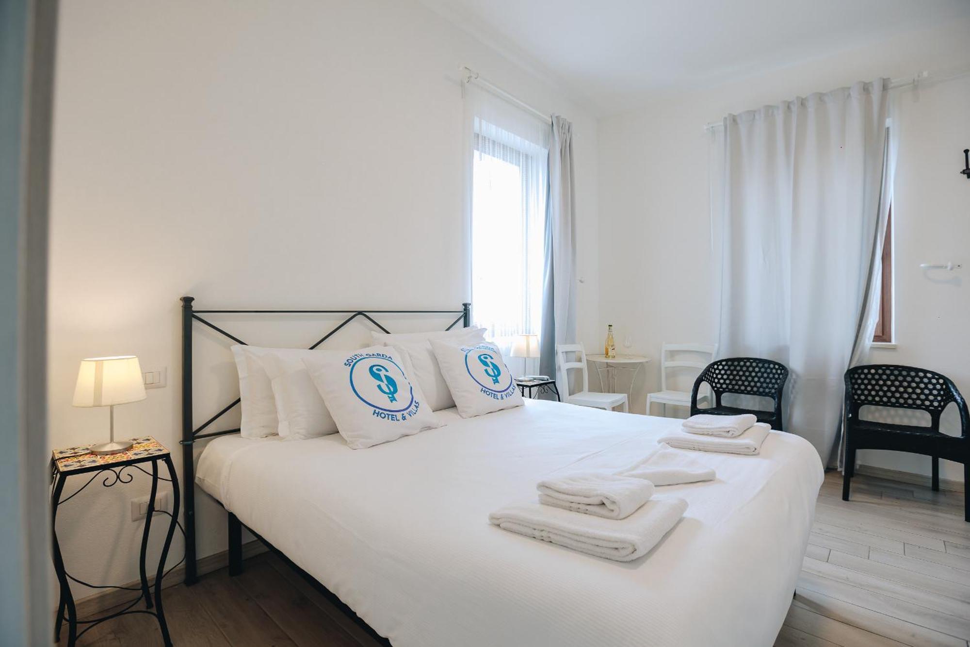 Casa Laura Hotel Peschiera del Garda Bagian luar foto