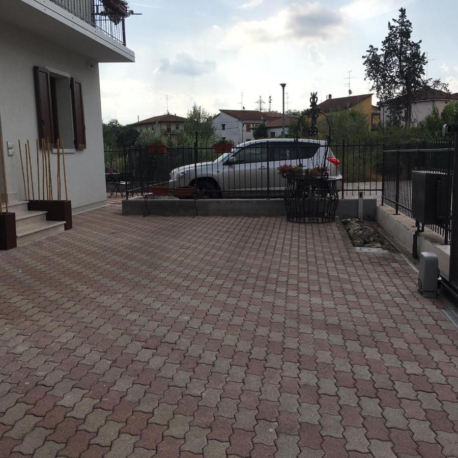 Casa Laura Hotel Peschiera del Garda Bagian luar foto